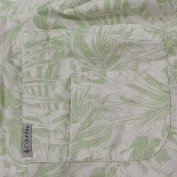 Columbia Men’s Short Sleeve Hawaiian Shirt – Tropical Print - Picture 5 of 8
